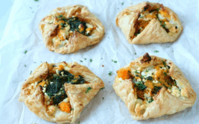 Bladerdeeg hapjes met pompoen en spinazie